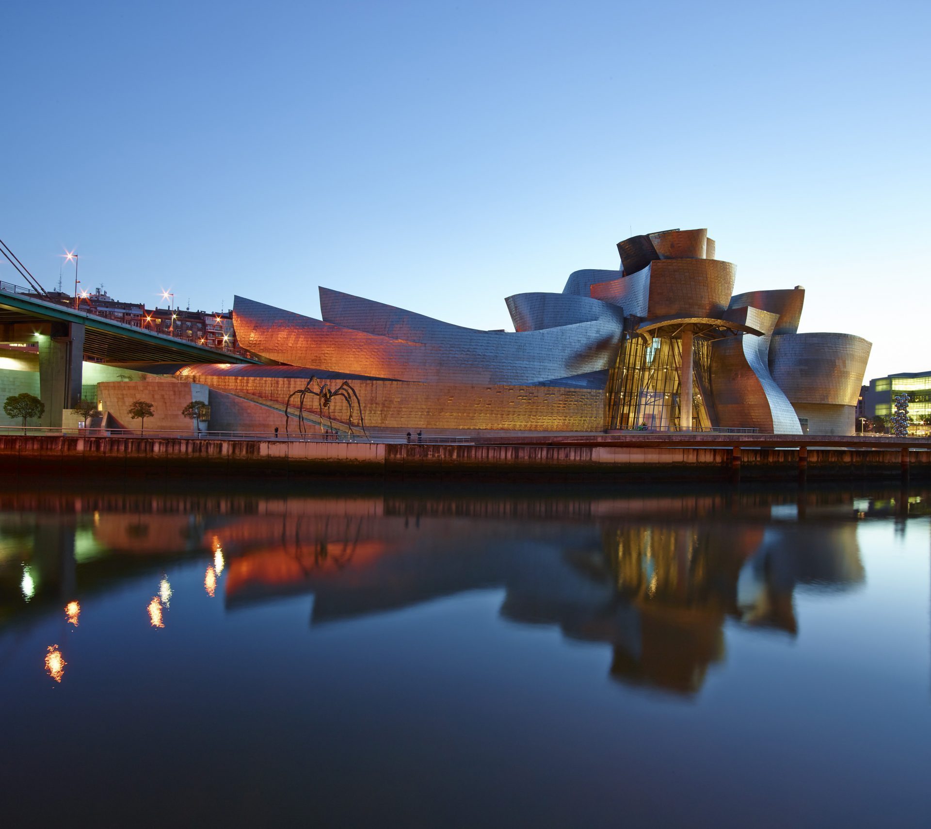 Guggenheim Museum Bilbao - Architecture MasterPrize / Architecture ...