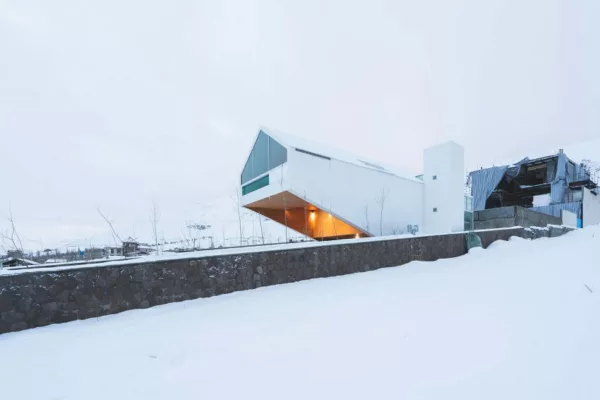 Dasht-e-chehel Villa surrounded by snow