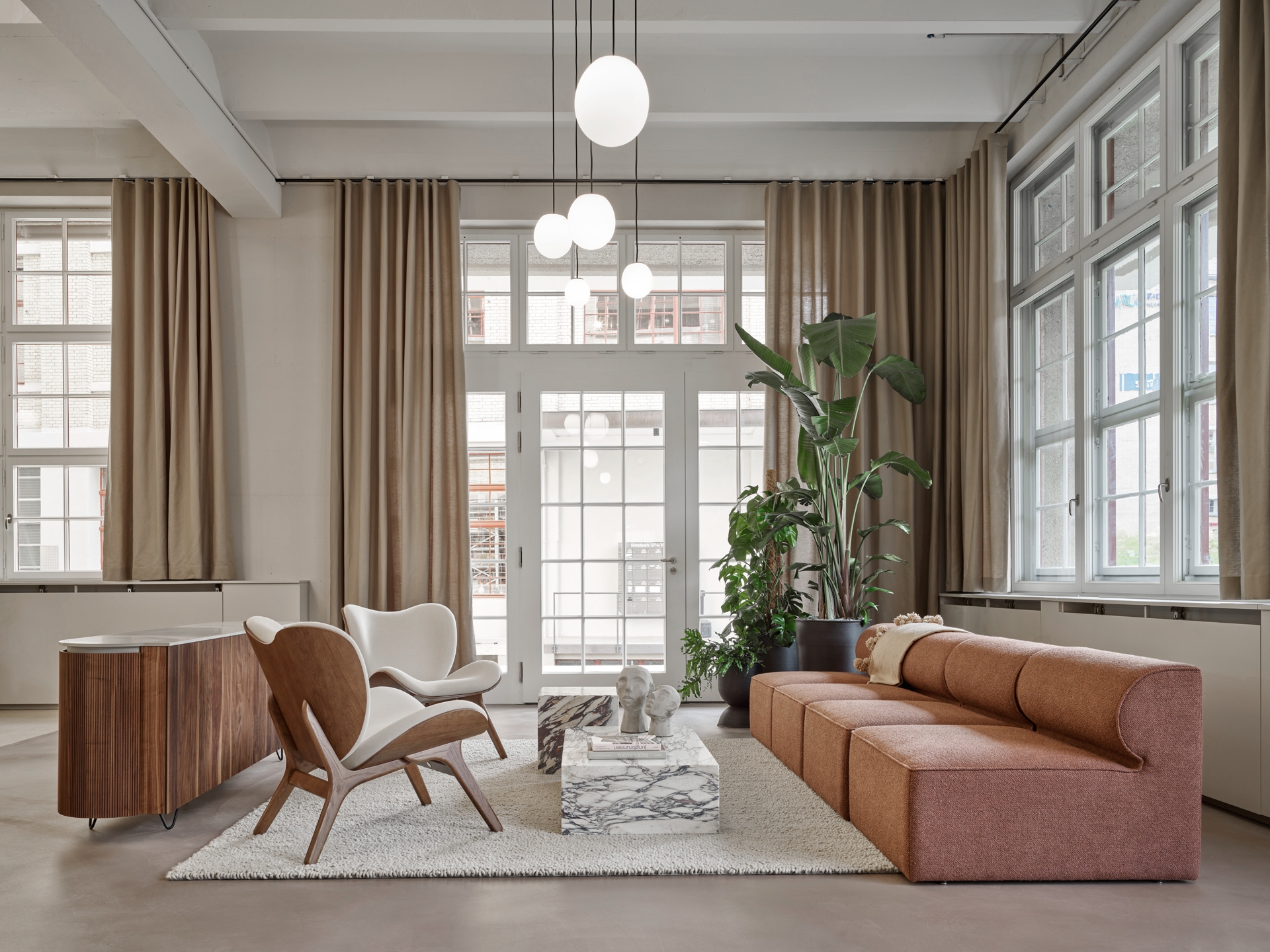 Custom room-in-room concepts for personalized customer consultations